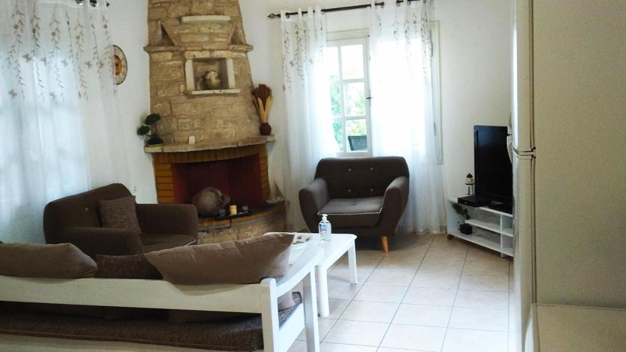 "Villa Kanavos" Apts マタラ エクステリア 写真